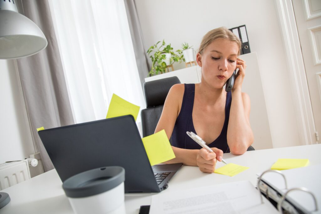 Verschwiegenheit am Arbeitsplatz: Was muss geheim bleiben